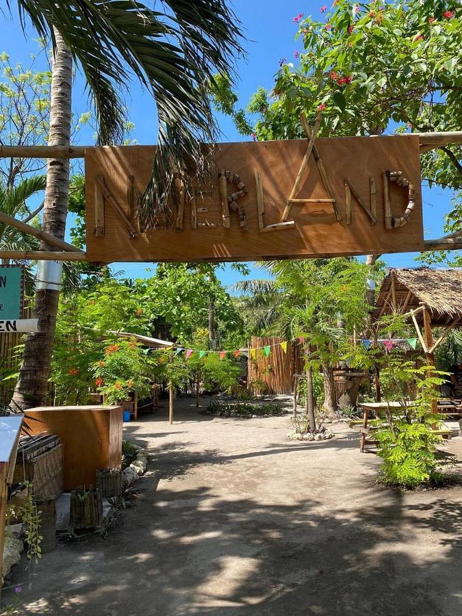 Georgia'S Neverland Hostel Логон Экстерьер фото
